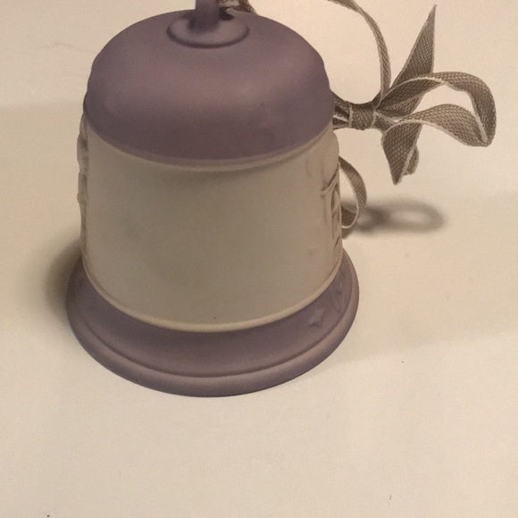 Goebel Hummel Christmas Bell Harmony in Four Parts Fourth Edition 1992 - Picture 3 of 10